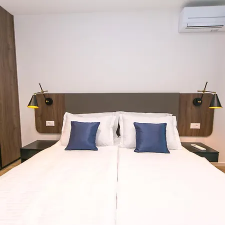 Deluxe Two-bedroom Near Center * Makarska