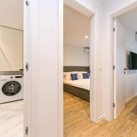 Apartment Deluxe Two-bedroom Near Center