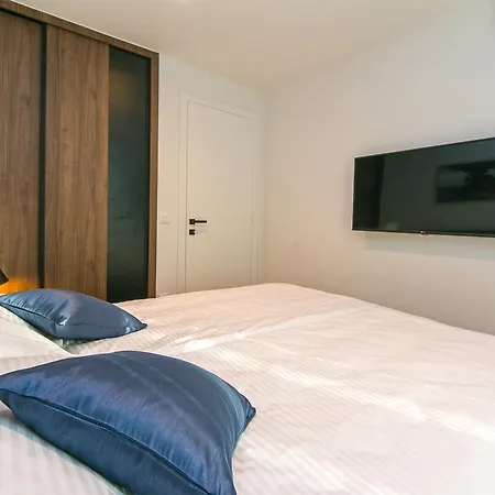 Apartment Deluxe Two-bedroom Near Center Makarska