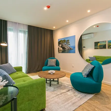 Deluxe Two-bedroom Near Center * Makarska